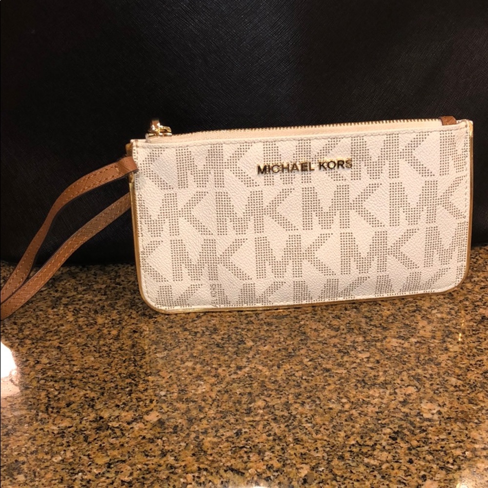 Michael Kors wristlet/wallet